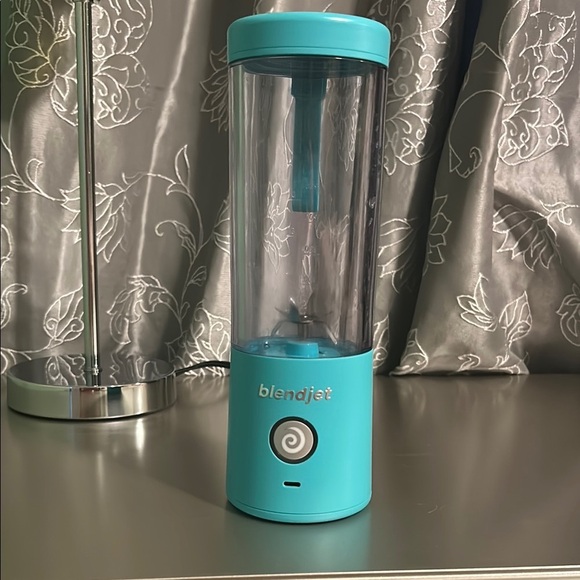 BlendJet Portable Blender in Teal with Black Case - Picture 2 of 4